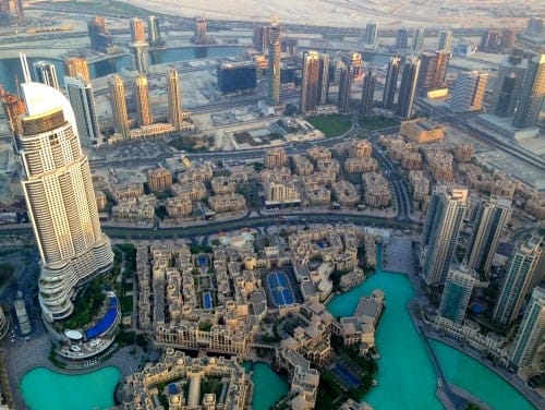 activités à faire avec des enfants à Dubaï : visiter la tour Burj Khalifa