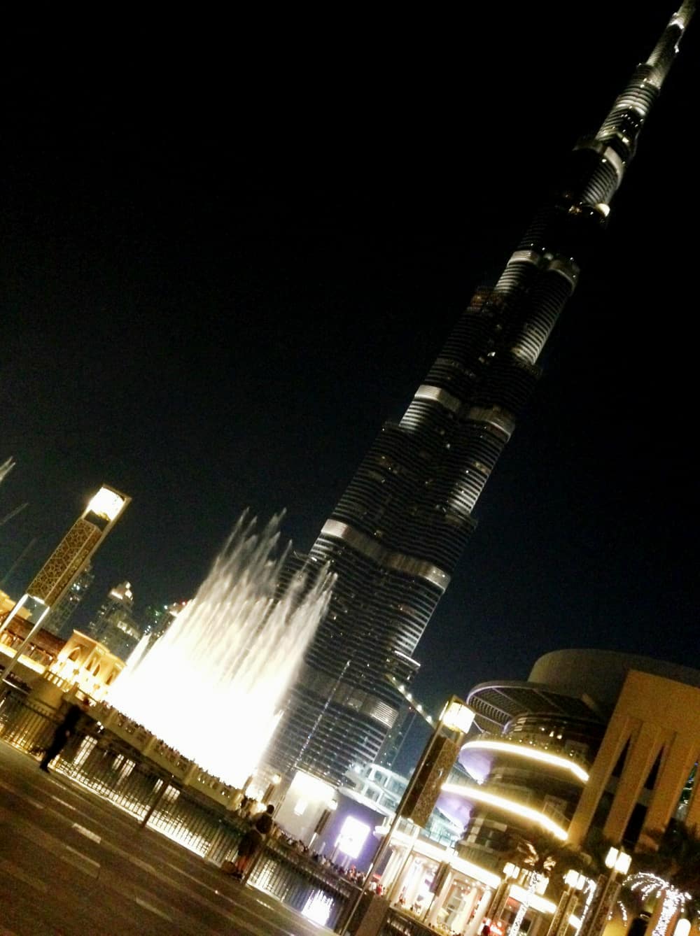 activités à faire avec des enfants à Dubaï : visiter la tour Burj Khalifa