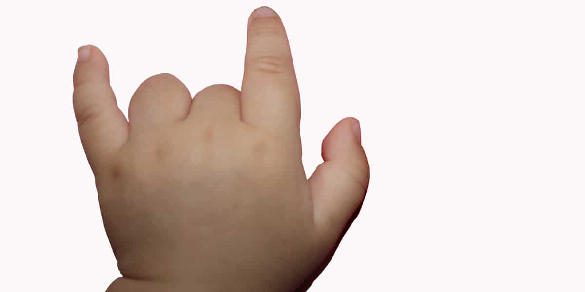 langue-des-signes-avec-bebe