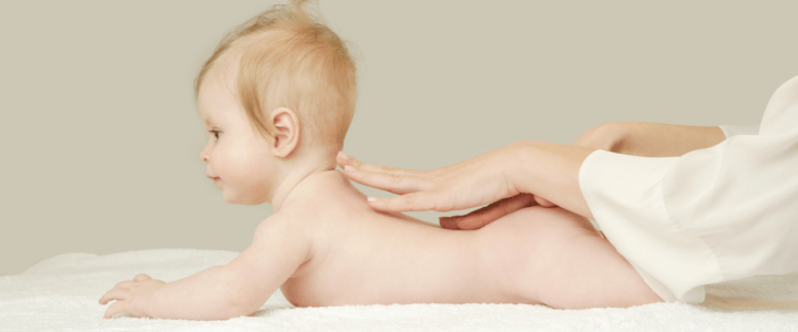 huile-massage-bebe-enfant